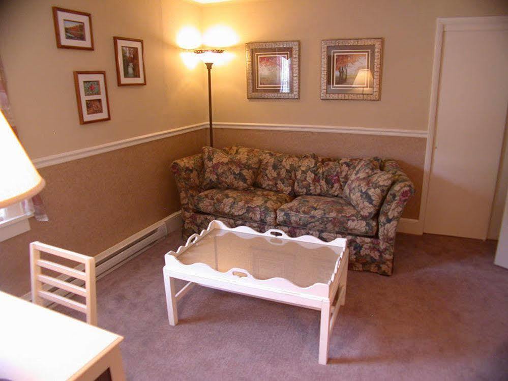 Pocono Pines Mountaintop Lodge At Lake Naomi מראה חיצוני תמונה