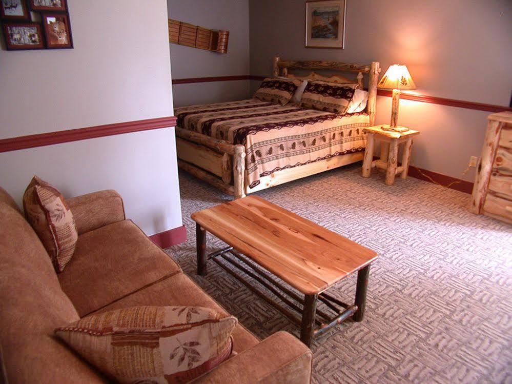 Pocono Pines Mountaintop Lodge At Lake Naomi מראה חיצוני תמונה