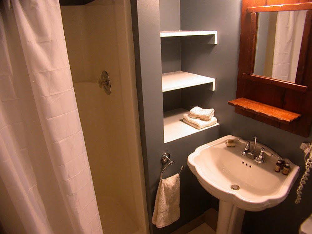 Pocono Pines Mountaintop Lodge At Lake Naomi מראה חיצוני תמונה