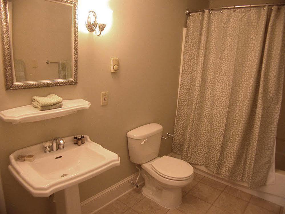 Pocono Pines Mountaintop Lodge At Lake Naomi מראה חיצוני תמונה