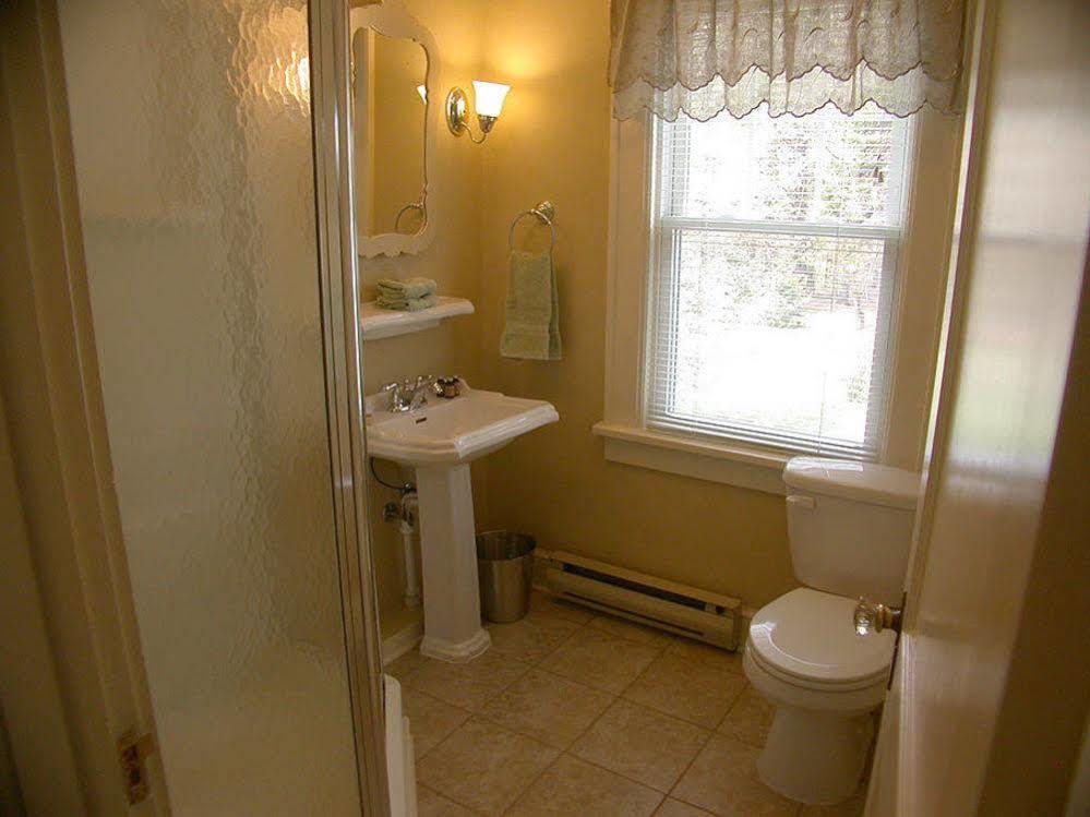 Pocono Pines Mountaintop Lodge At Lake Naomi מראה חיצוני תמונה